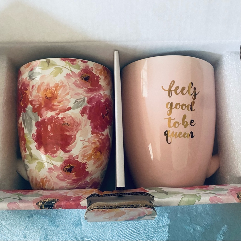 Set of 2 floral coffee mugs